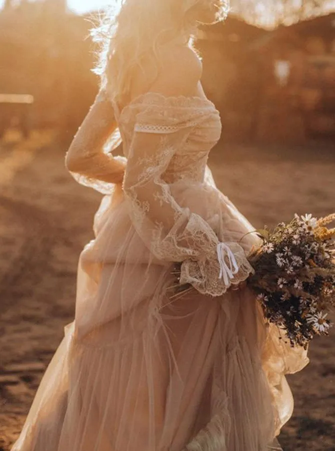 Floor Length Chic V-neck Flowy Tulle Long Sleeves Wedding Dress
