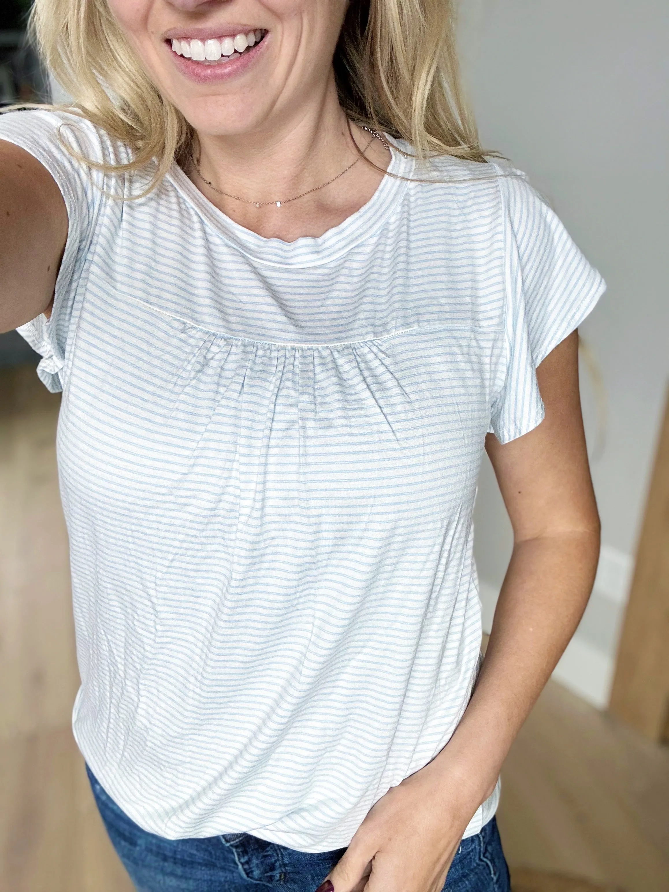 Gotta Secret Crew Neck Flyaway Short Sleeve in Ivory Blue