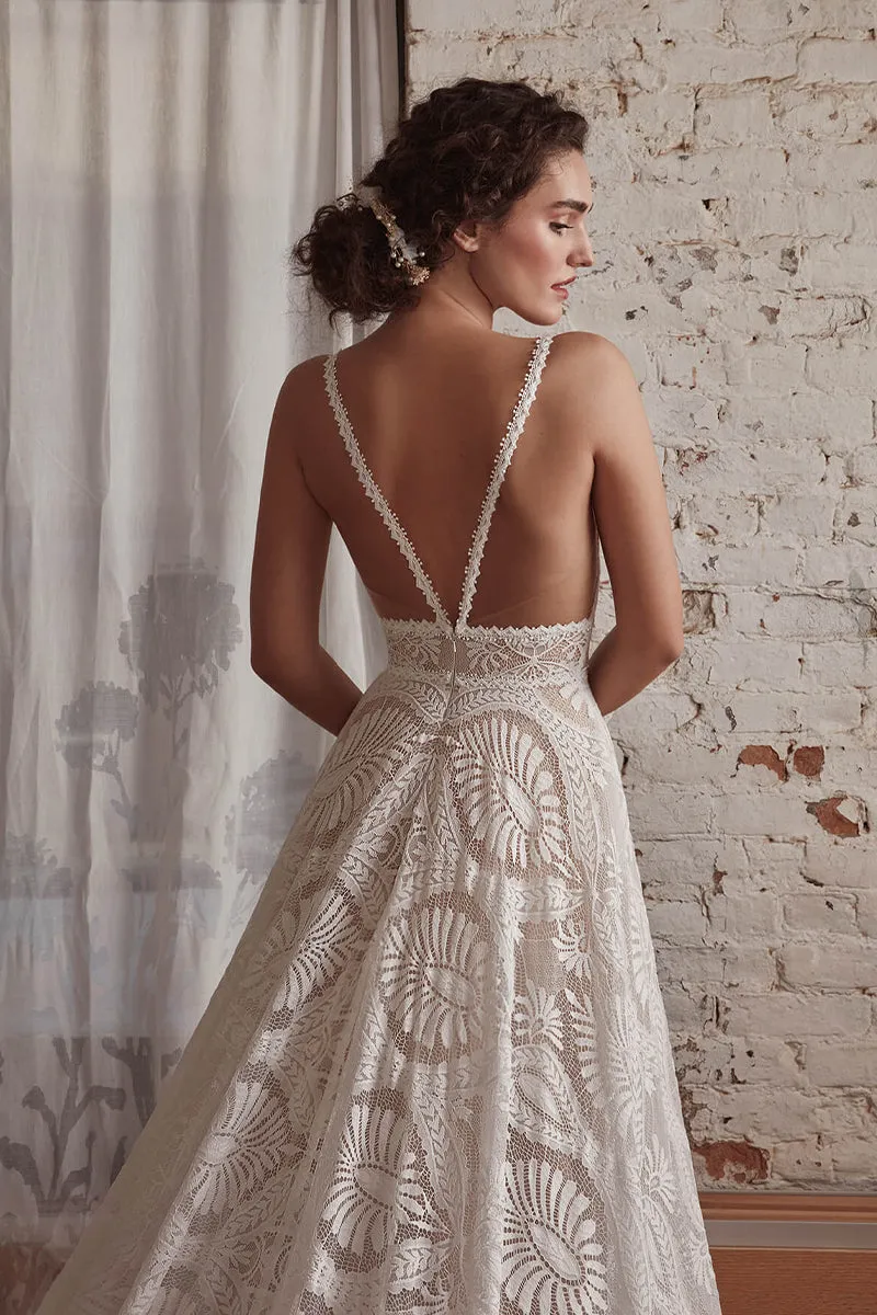Mijas Ethereal Graceful Lace Wedding Dress