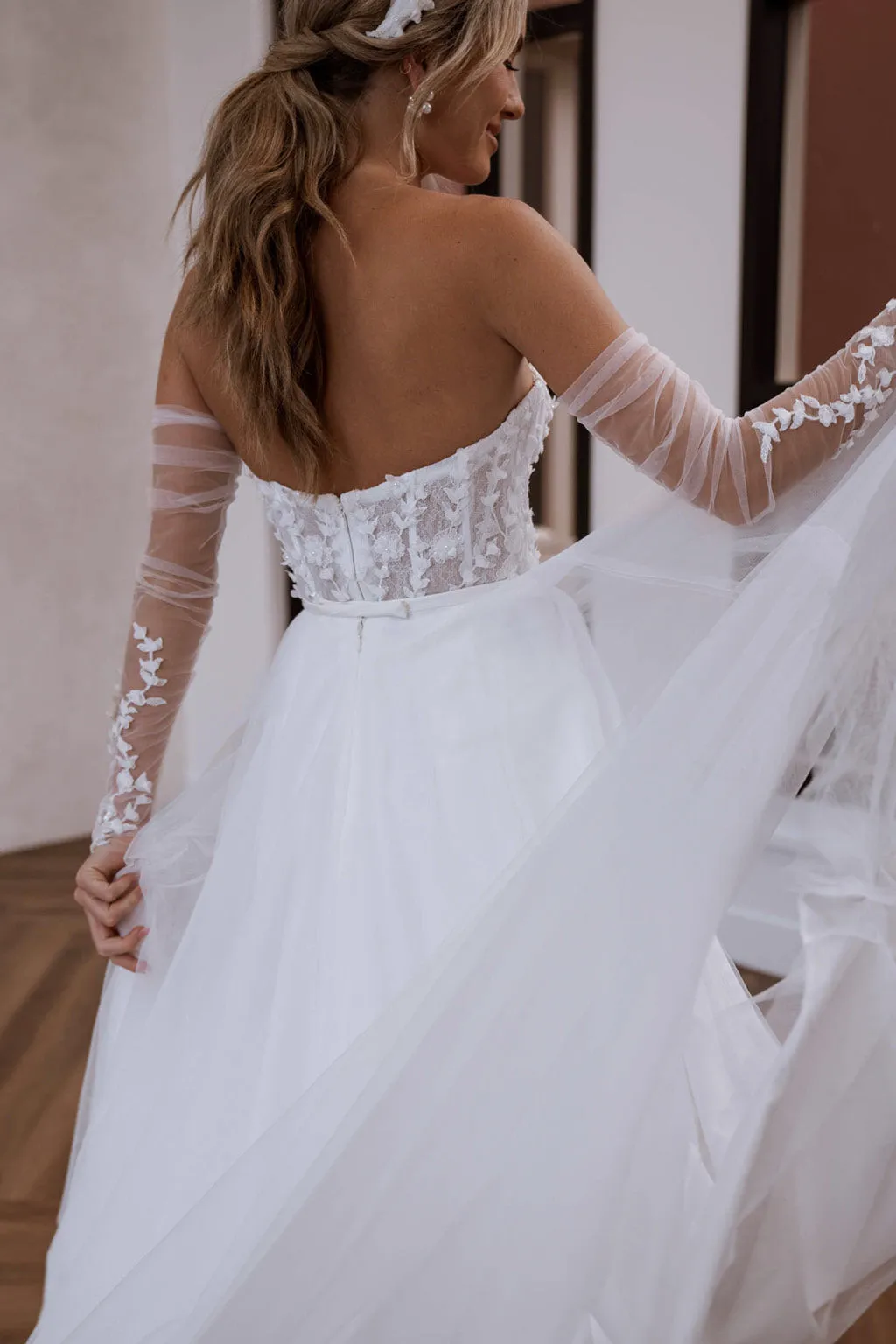 REMOVABLE FLOWY SKIRT WITH GAP