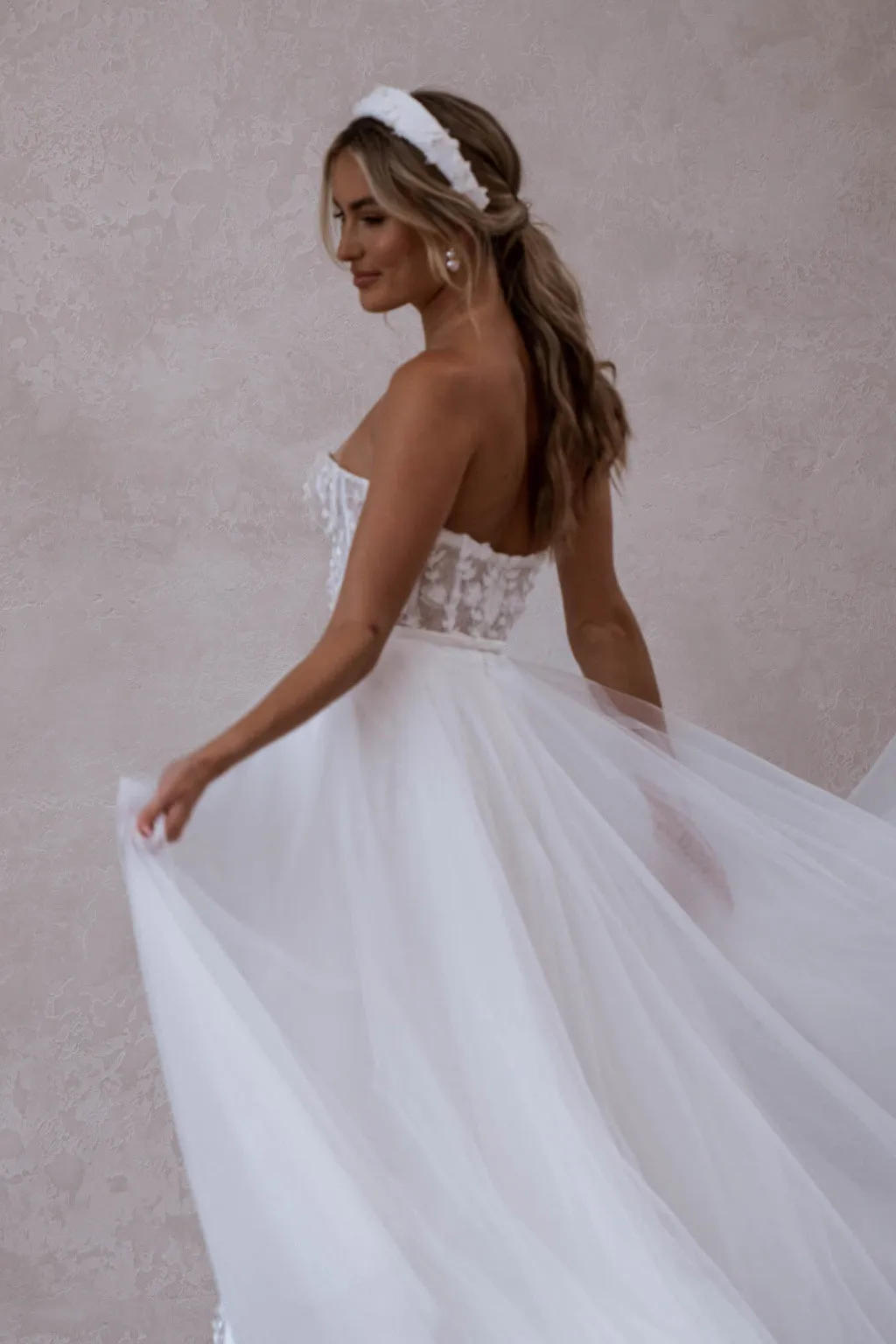 REMOVABLE FLOWY SKIRT WITH GAP